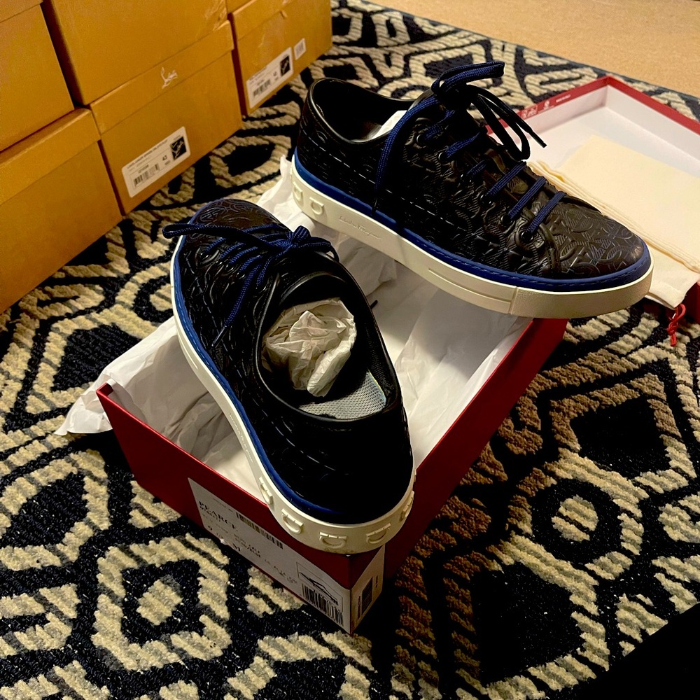Salvatore Ferragamo, Pearce Nero Blue